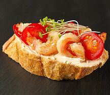 Брускетта с креветкой