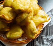 Баклажаны фаршированные в кляре