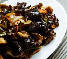 Древесные грибы с мясом