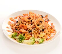 Лапша вок с морепродуктами и соусом терияки