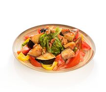 Салат с баклажаном и сыром сулугуни