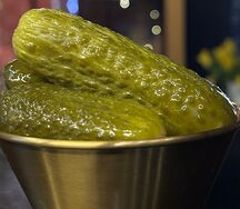 Соленые огурцы