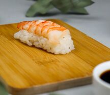 Суши с тигровой креветкой