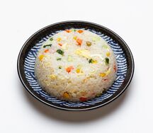 Рис с овощами и яйцом