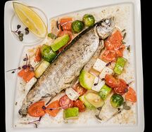 Форель с овощами