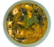 Мисо-суп с лососем и тофу