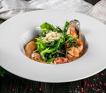 Салат из морепродуктов
