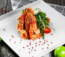 Салат руккола с креветками