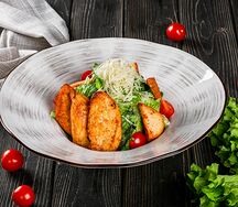 Салат Цезарь с курицей