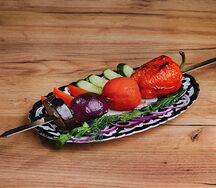 Шашлык на палочке с овощами