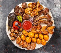 Сет шашлыков на кости с овощами