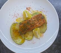 Стейк мурманской форели под соусом цитрон
