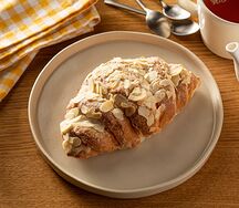 Круассан миндальный