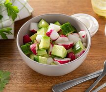 Салат с огурцом и редисом