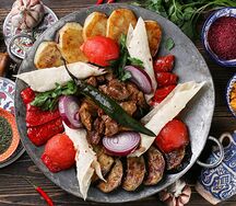 Ассорти из мяса на садже