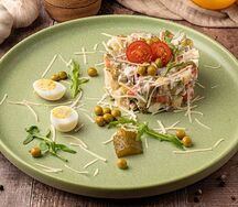Оливье с куриным филе