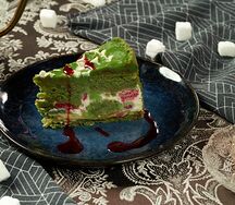 Торт фисташковый с малиной
