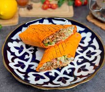 Шаурма куриная в сырном лаваше