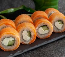 Ролл Филадельфия Классик с огурцом