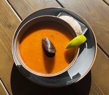 Том ям с морепродуктами