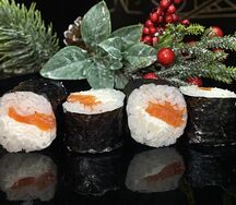 Ролл с лососем и сыром