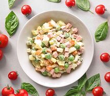 Салат оливье с куриным филе
