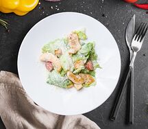 Салат Цезарь с курицей