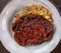 Томленая баранина с булгуром и овощами