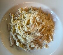 Паста с курицей и грибами