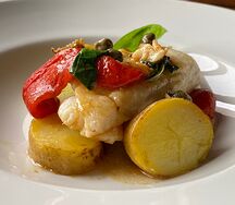 Судак жаренный с овощами