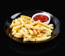 Картофель фри с кетчупом