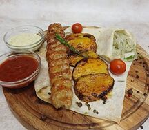 Ланч с кебабом из телятины