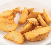 Картофельные дольки с соусом
