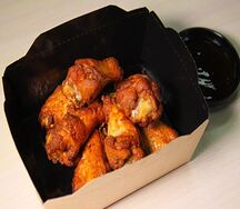 Куриные крылышки с соусом BBQ