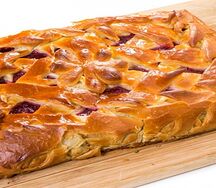 Пирог с клубникой