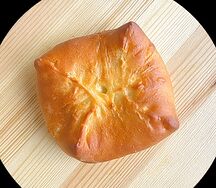 Пирожок с зеленым луком и яйцом