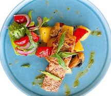 Пряная форель с запеченными овощами