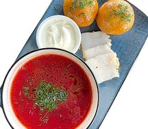Борщ с пампушками и салом
