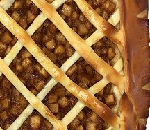 Пирог с яблоком и корицей