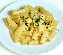 Макароны отварные с маслом