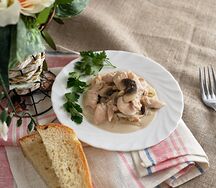 Куриная грудка с грибами