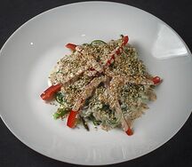 Салат Чука в ореховом соусе