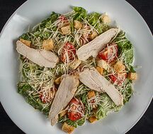 Салат Цезарь с курицей