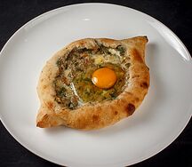 Лодочка с яйцом и мясом