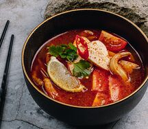 Том-ям с курицей
