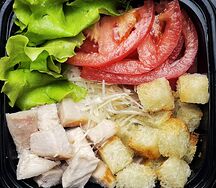 Салат Цезарь с курицей