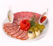 Колбасное ассорти