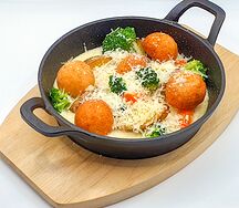 Тефтели из семги с овощами