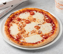 Пицца Маргарита Гурмэ 28 см, на тонком тесте