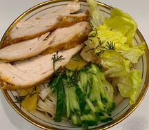 Рисовая лапша с курицей на говяжьем бульоне 